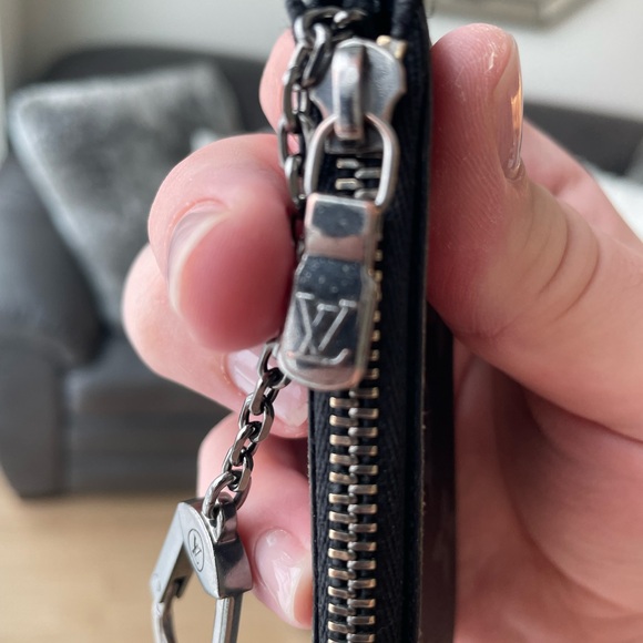 Louis Vuitton Monogram Reverse Key Pouch - Picture 4 of 8